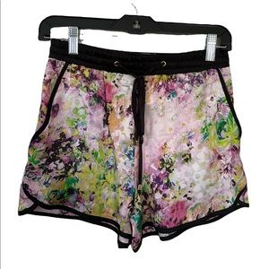 Love & Love Short Size Small Black Floral Print